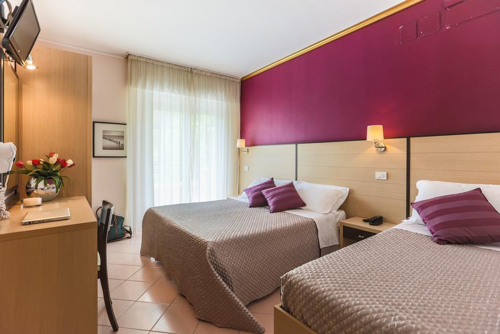 Quadruple Room,402480126:JPEG